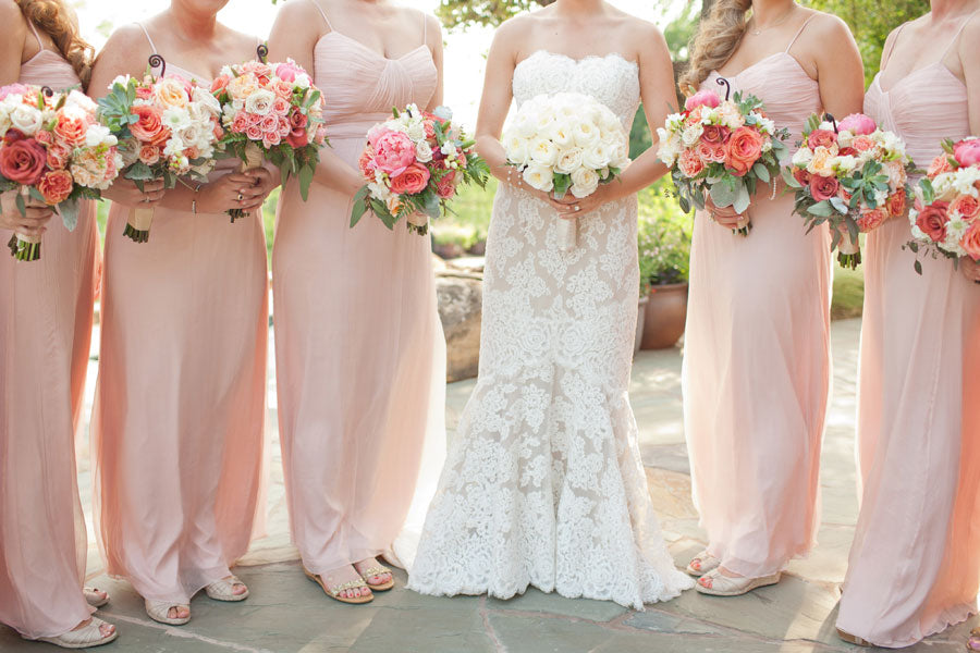 How to wrap a wedding gift (in style!)